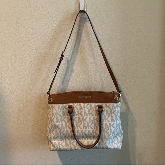 Michael Kors Handbags - Michael Kors Shoulder Bag